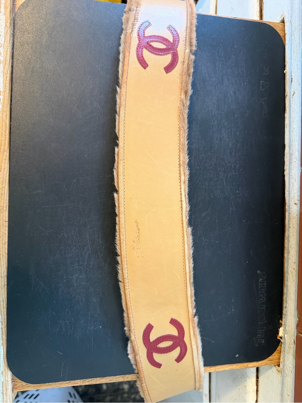 CHANEL Beige Leather Belt with Pink Logo Accents
